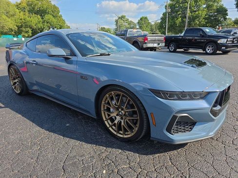 Used 2025 Ford Mustang GT Premium RWD image 18