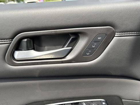 New 2026 Nissan Pathfinder Platinum FWD image 16