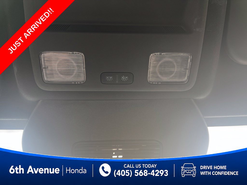 Used 2025 Ford Escape ST-Line Select AWD/4WD image 14