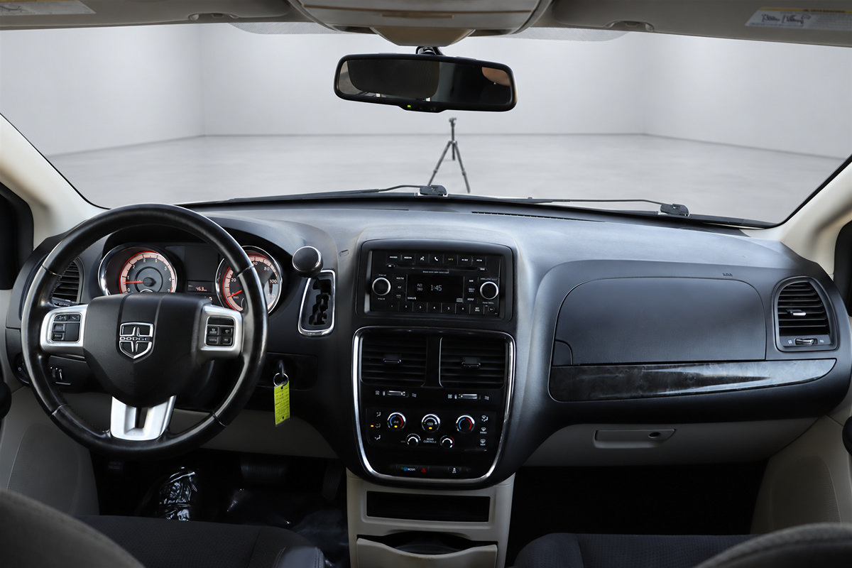 Used 2015 Dodge Grand Caravan SE w/ Quick Order Package 29E SE FWD image 19