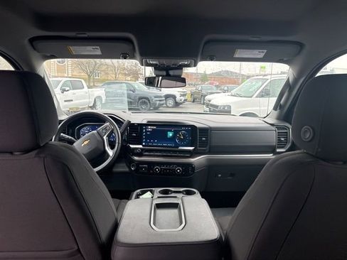 Used 2025 Chevrolet Silverado 1500 LT image 25