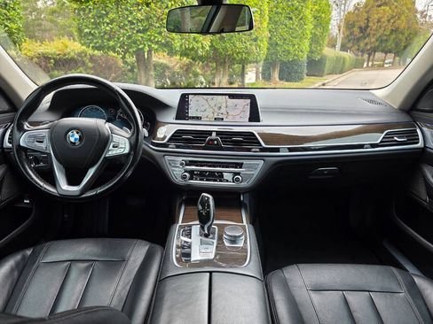 Used 2019 BMW 740i xDrive AWD/4WD image 21