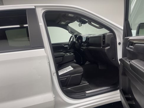 Used 2025 Chevrolet Silverado 1500 LT image 25
