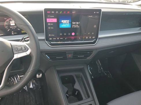 New 2026 Volkswagen Tiguan SE R-Line FWD image 24