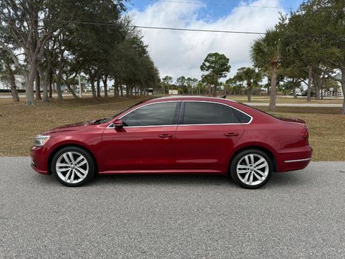 Used 2018 Volkswagen Passat 2.0T SE image 3