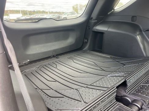 Used 2022 Chevrolet Equinox RS w/ LPO, Floor Liner Package AWD/4WD image 51