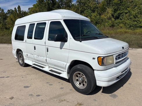 Used 1999 Ford E-250 and Econoline 250 image 2
