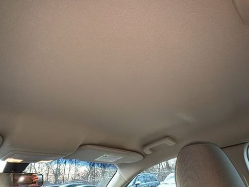 Used 2018 Ford Taurus SE image 8