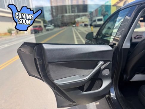 Used 2023 Tesla Model Y Long Range AWD/4WD image 9