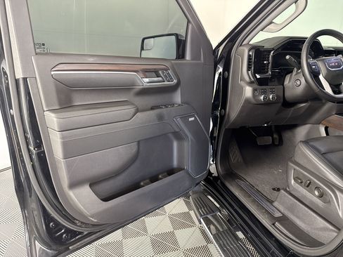 Used 2023 GMC Sierra 1500 SLT w/ SLT Premium Package AWD/4WD image 5