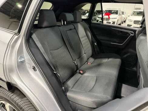 Used 2021 Toyota RAV4 SE image 55