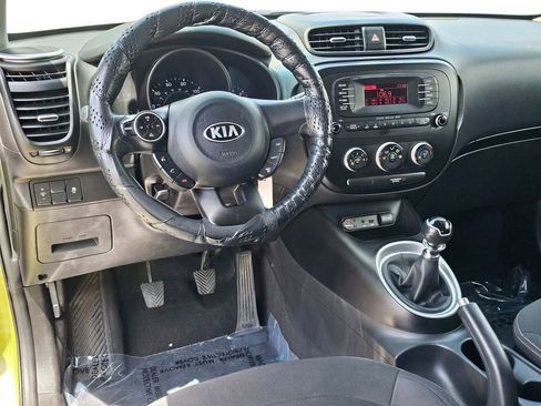 Used 2014 Kia Soul FWD image 28