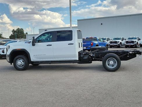 New 2026 GMC Sierra 3500 Pro w/ Convenience Package image 6