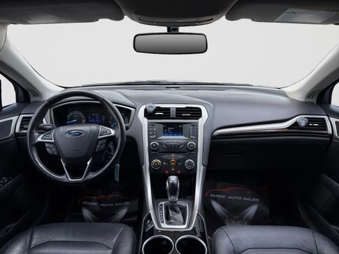 Used 2013 Ford Fusion SE FWD image 22