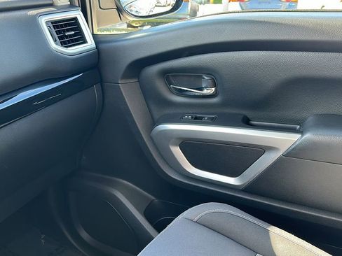 Used 2021 Nissan Titan SV w/ SV Convenience Package image 29