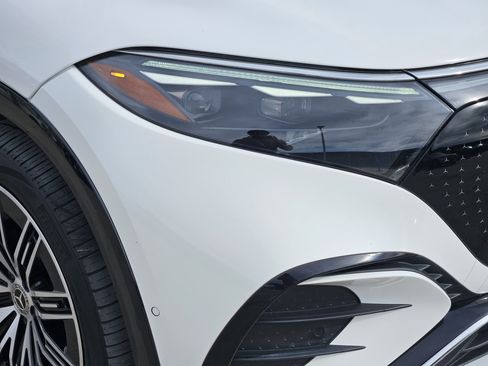 Used 2023 Mercedes-Benz EQS 580 4MATIC SUV image 6