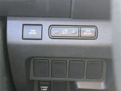 Used 2022 Nissan Frontier SV image 17