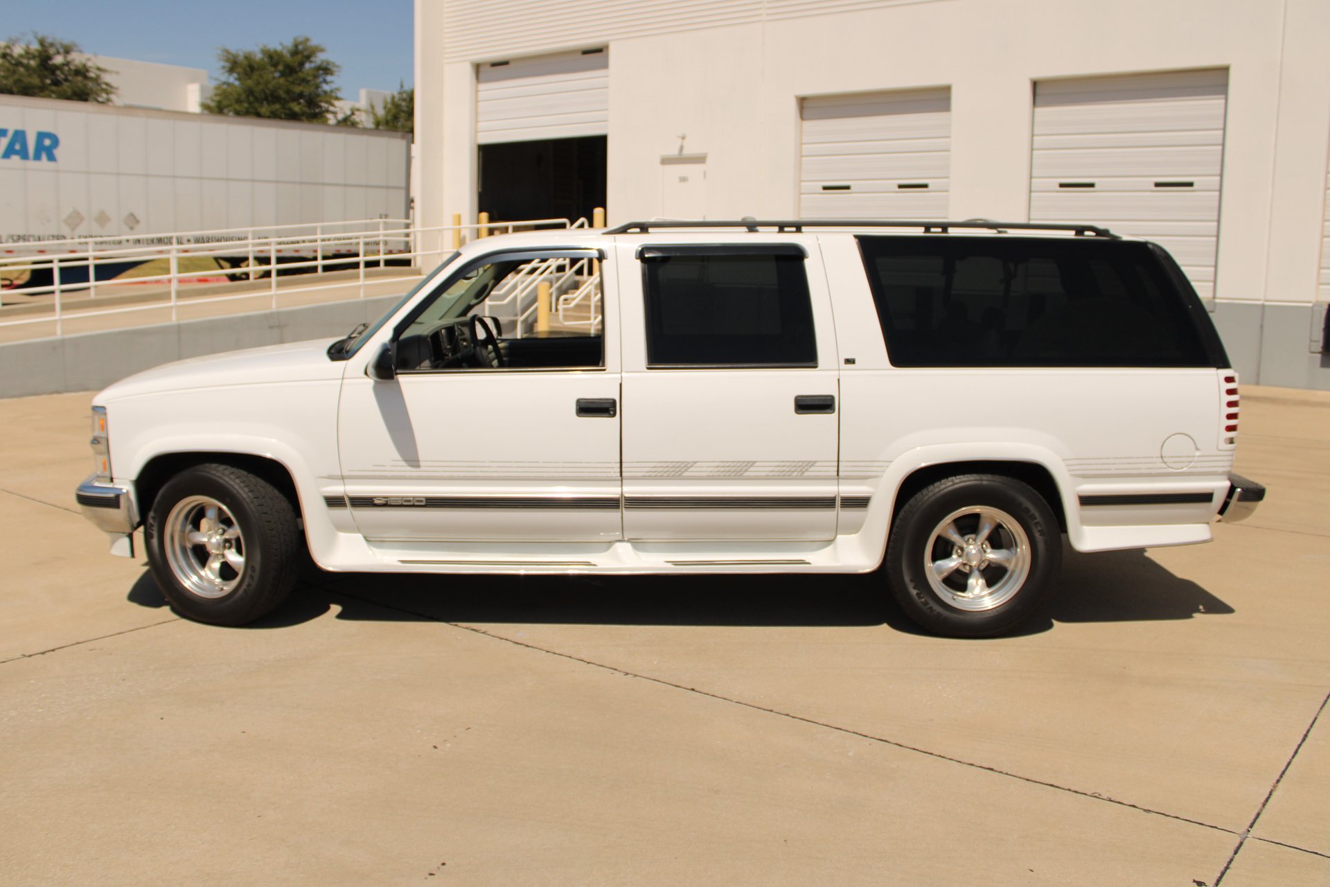 Used 1997 Chevrolet Suburban 2WD w/ Preferred Equipment Group 3 image 5