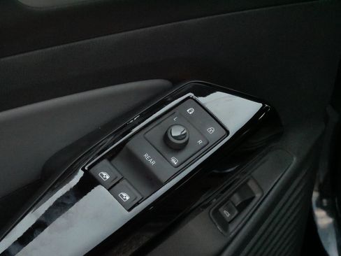 Certified 2023 Volkswagen ID.4 Pro S AWD/4WD image 20