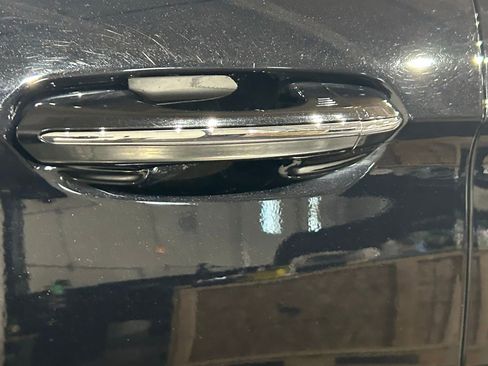 Used 2019 Ford Edge Titanium AWD/4WD image 18