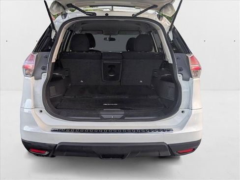 Used 2015 Nissan Rogue SV image 6