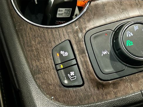 Used 2023 GMC Acadia Denali w/ Denali Technology Package image 21