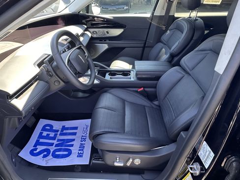 Used 2026 Lincoln Nautilus Reserve image 15