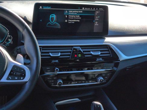 Used 2023 BMW 530e w/ M Sport Package image 30