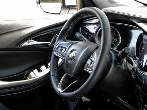 Used 2022 Buick Encore GX Select w/ Sport Touring Package FWD image 17