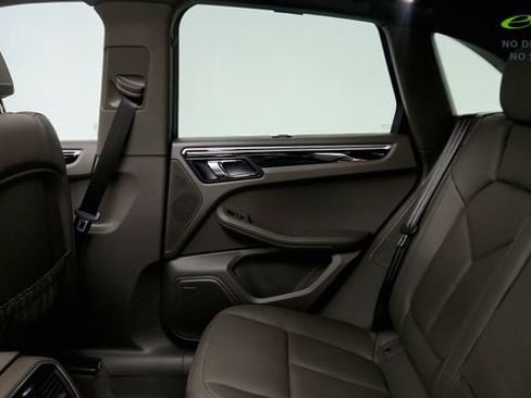 Used 2024 Porsche Macan AWD/4WD image 41