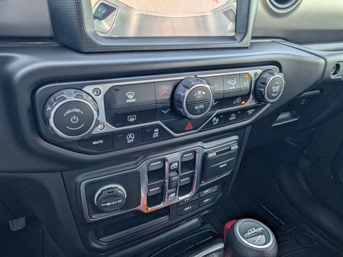 Used 2021 Jeep Gladiator Sport AWD/4WD image 18