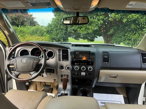 Used 2010 Toyota Sequoia Platinum AWD/4WD image 12