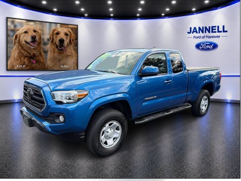 Used 2018 Toyota Tacoma SR5 AWD/4WD image 1