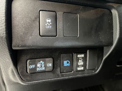 Used 2023 Toyota Tacoma TRD Off-Road w/ Technology Package AWD/4WD image 36