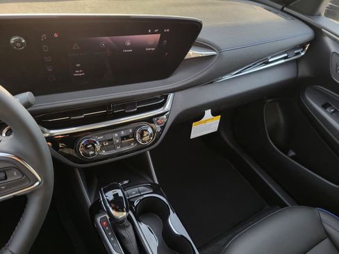 New 2026 Buick Envista Sport Touring w/ Convenience I Package image 8