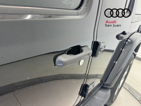Used 2019 Jeep Wrangler Unlimited Sahara AWD/4WD image 8