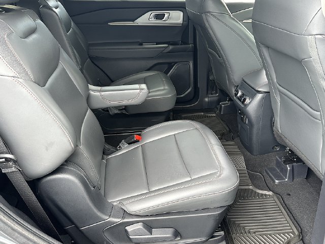 Used 2025 Ford Explorer Active w/ Active Comfort Package AWD/4WD image 12