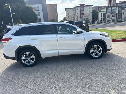 Used 2018 Toyota Highlander Limited FWD image 6