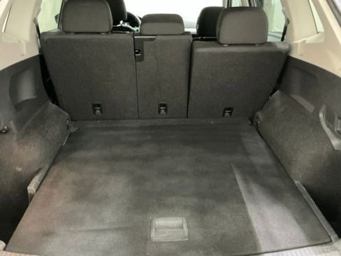 Used 2018 Volkswagen Tiguan S image 17