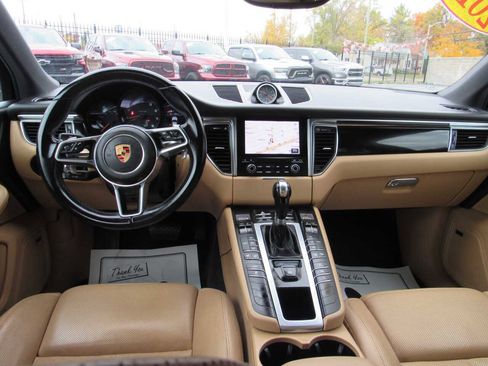 Used 2018 Porsche Macan image 13