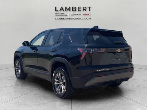 Used 2026 Chevrolet Equinox LT AWD/4WD image 3