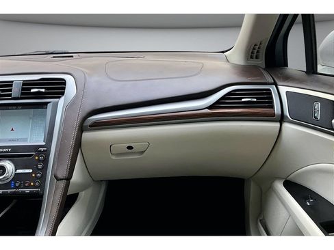Used 2017 Ford Fusion Platinum FWD image 46
