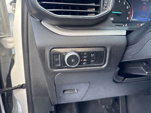 Used 2023 Ford Explorer XLT w/ Equipment Group 202A AWD/4WD image 16