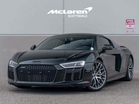 Used 2017 Audi R8 V10 plus image 2