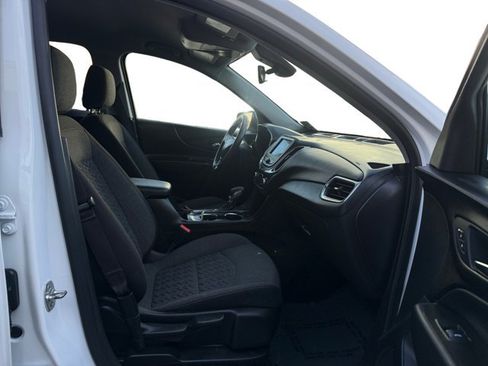 Used 2024 Chevrolet Equinox LT AWD/4WD image 12