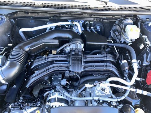 Certified 2025 Subaru Outback Onyx Edition AWD/4WD image 24