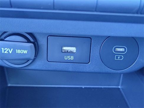 New 2025 Hyundai Elantra SE image 13