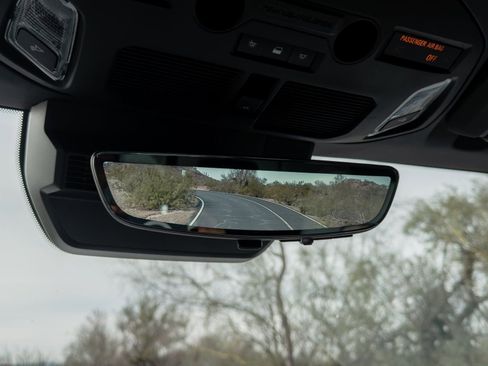 Used 2025 GMC Hummer EV 2X image 17