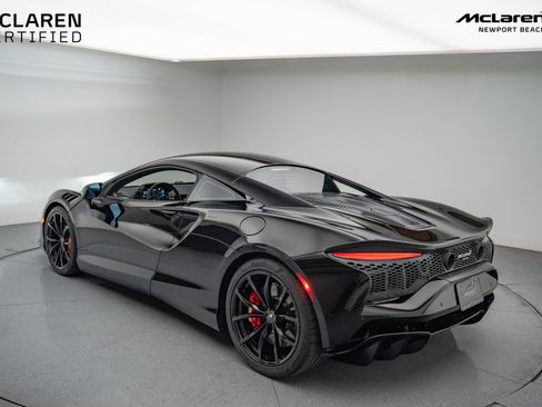 Used 2024 McLaren Artura image 15