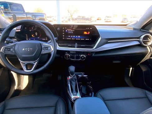 Used 2025 Chevrolet Trax ACTIV w/ Driver Confidence Package image 16